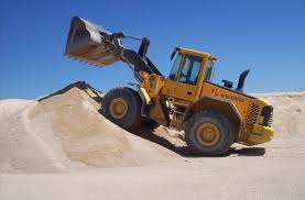Pala cargadora operando en cantera de Minera Neuquén